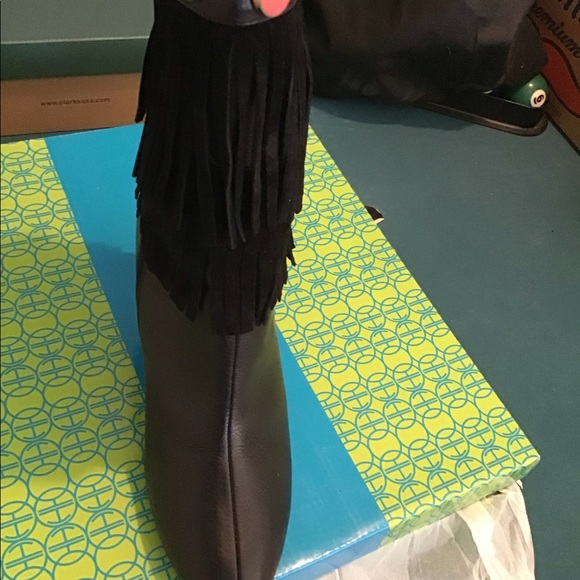 Hot on Hollywood black fringe boots - Picture 4 of 8